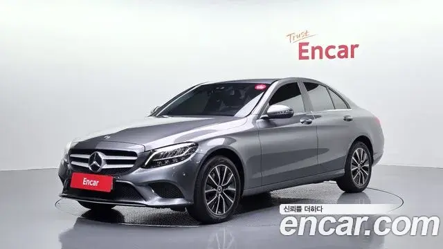 Mercedes-Benz C-Class 2019 — Photo 6/31