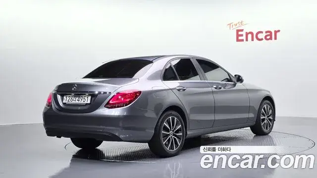 Mercedes-Benz C-Class 2019 — Photo 7/31