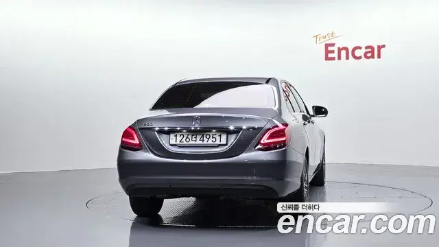 Mercedes-Benz C-Class 2019 — Photo 27/31