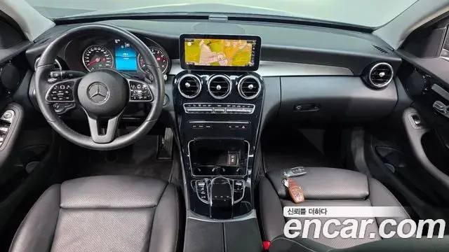 Mercedes-Benz C-Class 2019 — Photo 18/31