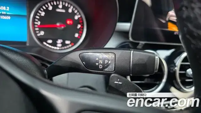 Mercedes-Benz C-Class 2019 — Photo 5/31