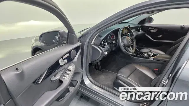 Mercedes-Benz C-Class 2019 — Photo 26/31