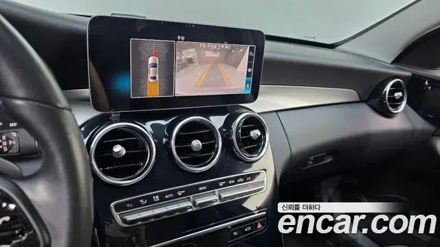 Mercedes-Benz C-Class 2019 — Photo 17/31