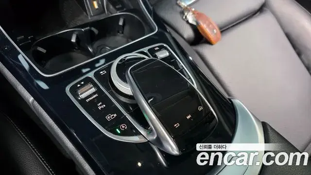 Mercedes-Benz C-Class 2019 — Photo 21/31