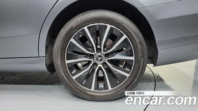 Mercedes-Benz C-Class 2019 — Photo 29/31