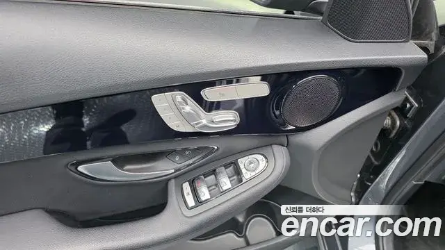 Mercedes-Benz C-Class 2019 — Photo 31/31
