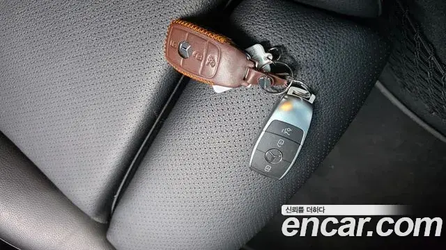 Mercedes-Benz C-Class 2019 — Photo 15/31