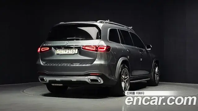 Mercedes-Benz GLS-Class 2021 — Photo 10/35
