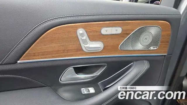 Mercedes-Benz GLS-Class 2021 — Photo 4/35