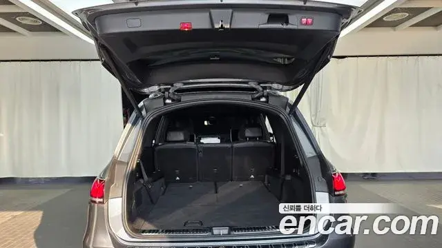 Mercedes-Benz GLS-Class 2021 — Photo 27/35