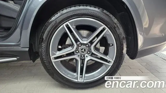 Mercedes-Benz GLS-Class 2021 — Photo 33/35