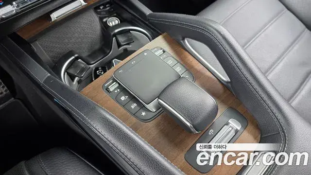 Mercedes-Benz GLS-Class 2021 — Photo 34/35