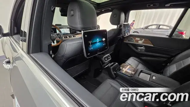 Mercedes-Benz GLS-Class 2021 — Photo 25/35