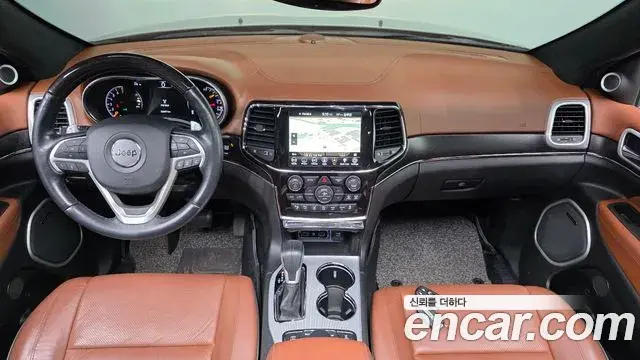 Jeep Grand Cherokee 2021 — Фото 7/20