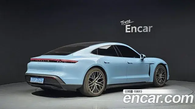 Porsche Taycan 2023 — Şəkil 25/35