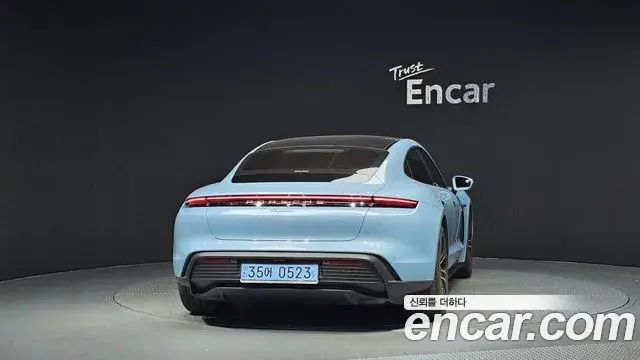 Porsche Taycan 2023 — Şəkil 34/35