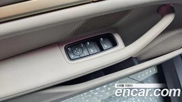 Porsche Taycan 2023 — Şəkil 29/35