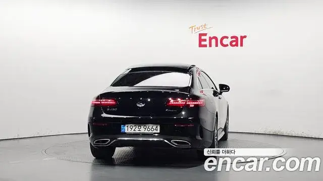 Mercedes-Benz E-Class 2021 — Фото 4/20