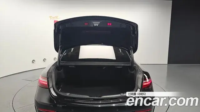 Mercedes-Benz E-Class 2021 — Фото 20/20