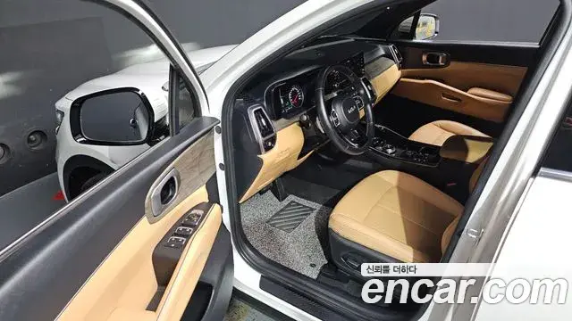 Kia Sorento 2022 — Фото 10/20