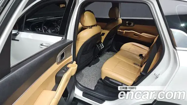 Kia Sorento 2022 — Фото 11/20