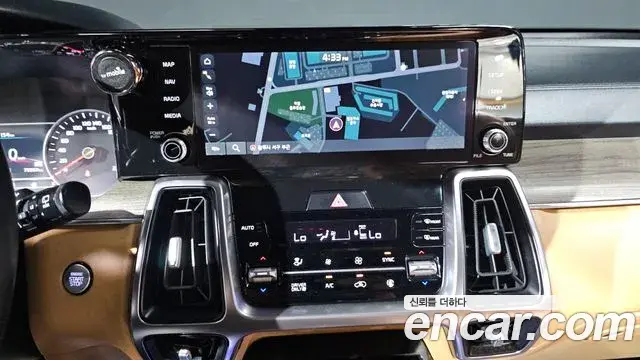 Kia Sorento 2022 — Фото 13/20