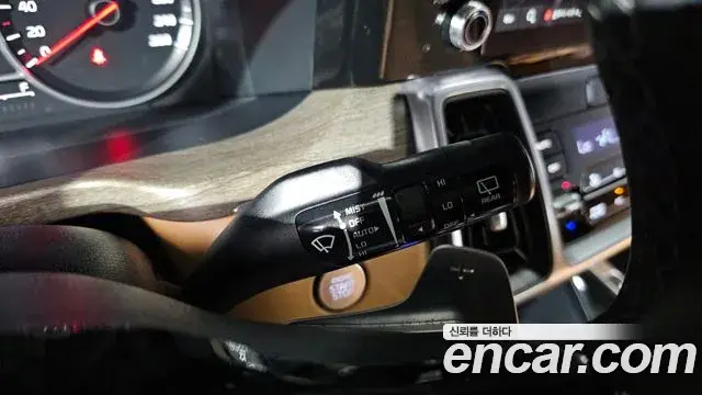 Kia Sorento 2022 — Фото 17/20