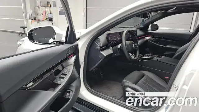 BMW 5 Series 2024 — ფოტო 6/20