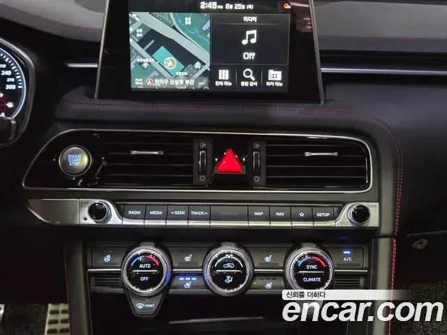 Genesis G70 2018 — ფოტო 19/20