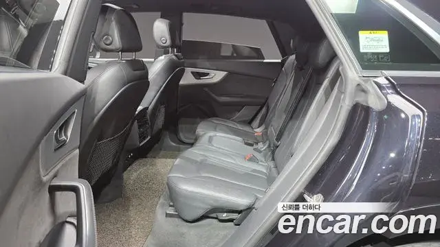 Audi Q8 2020 — Photo 12/20