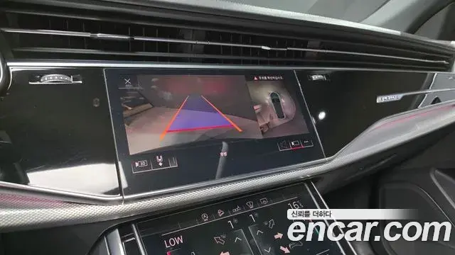 Audi Q8 2020 — Photo 14/20