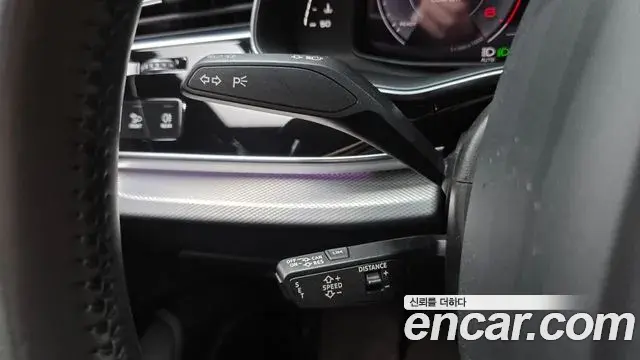 Audi Q8 2020 — Photo 15/20