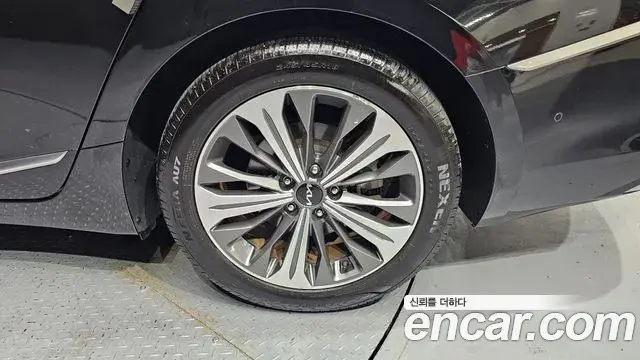 Kia K8 2023 — Şəkil 28/32