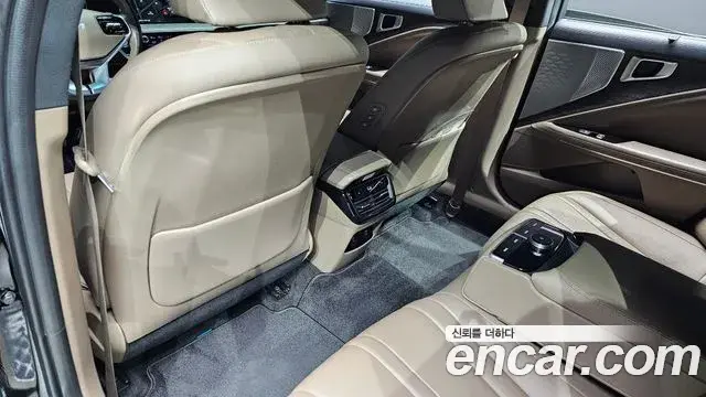 Kia K8 2023 — Şəkil 17/32