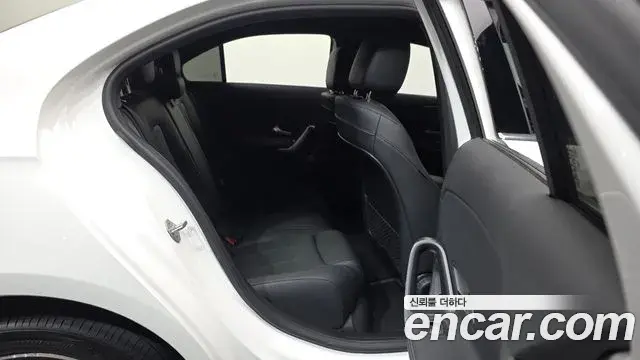 Mercedes-Benz A-Class 2021 — ფოტო 27/30