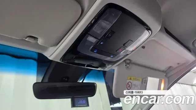 Hyundai Staria 2021 — Фото 16/20