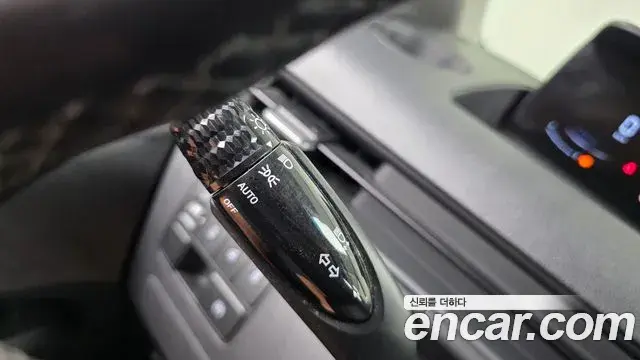 Hyundai Staria 2021 — Фото 18/20