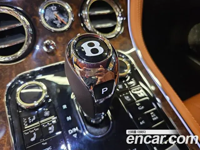 Bentley Continental GT 2023 — Фото 9/20