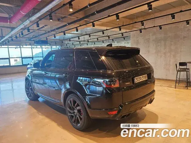 Land Rover Range Rover Sport 2018 — ფოტო 13/14