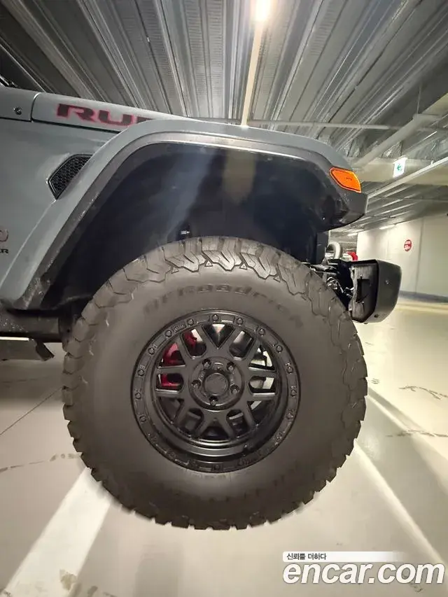 Jeep Wrangler 2025 — Photo 2/11