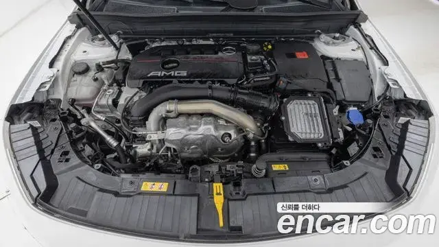 Mercedes-Benz GLB-Class 2025 — Фото 6/20