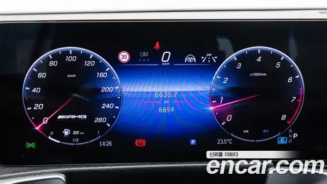Mercedes-Benz GLB-Class 2025 — Фото 7/20