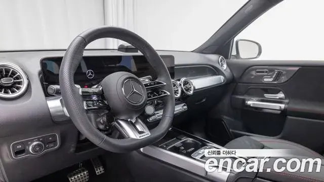 Mercedes-Benz GLB-Class 2025 — Фото 13/20