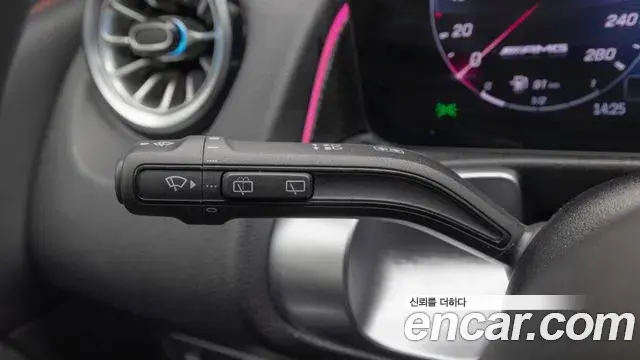 Mercedes-Benz GLB-Class 2025 — Фото 18/20