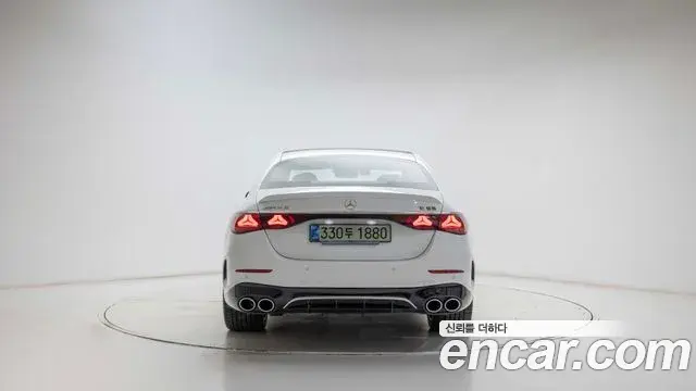 Mercedes-Benz E-Class 2025 — ფოტო 7/20