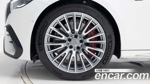 Mercedes-Benz E-Class 2025 — ფოტო 20/20