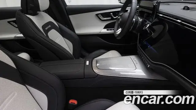 Mercedes-Benz E-Class 2025 — ფოტო 18/20