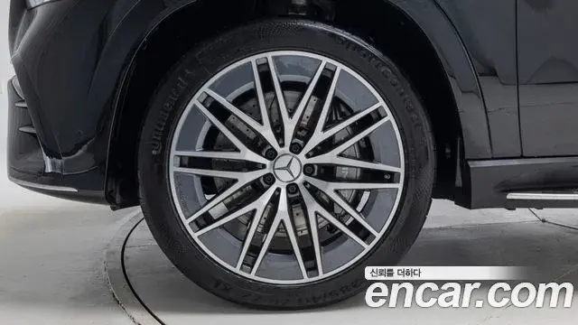 Mercedes-Benz GLE-Class 2025 — Photo 11/20