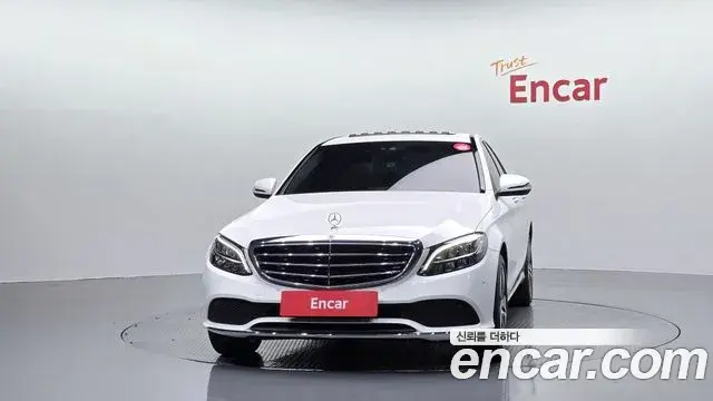 Mercedes-Benz C-Class 2019 — Photo 26/32