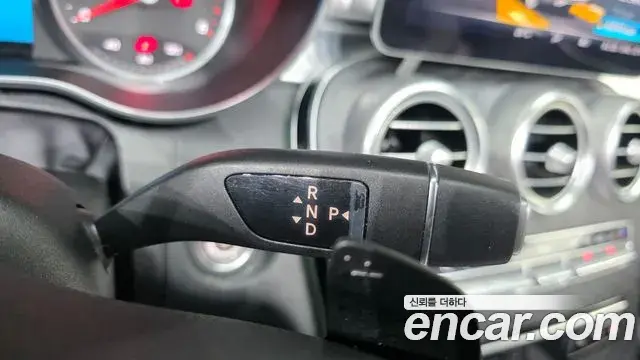 Mercedes-Benz C-Class 2019 — Photo 5/32
